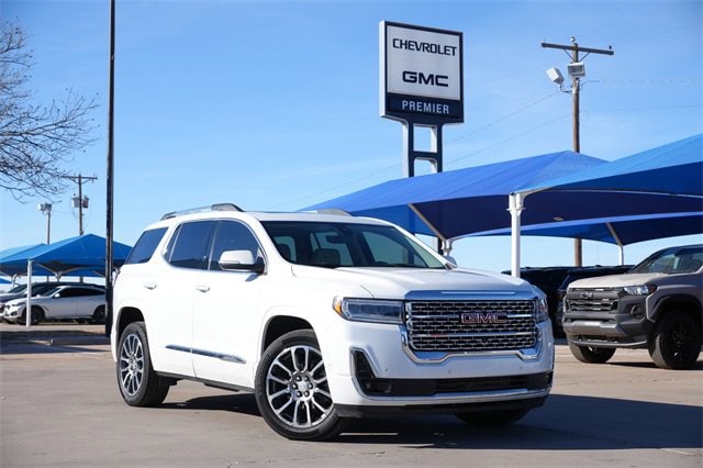 2022 GMC Acadia Denali's photo