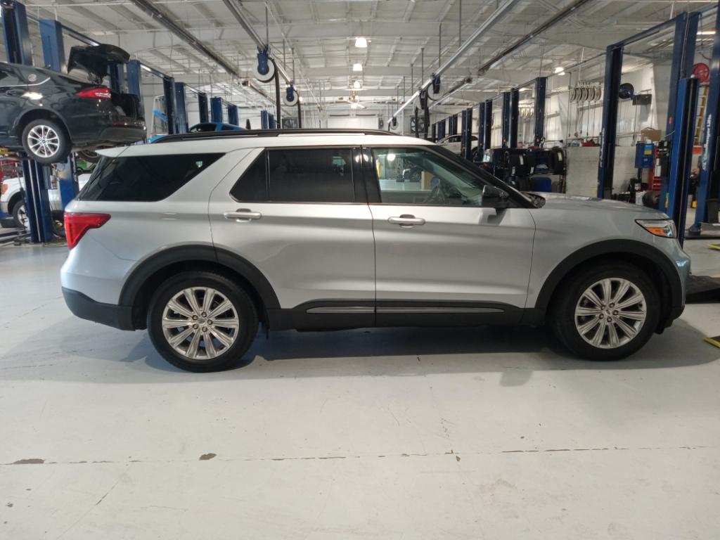 2022 Ford Explorer XLT 4