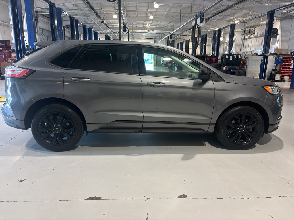 Certified 2022 Ford Edge SE SUV