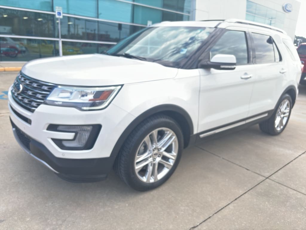 2017 Ford Explorer Limited's photo