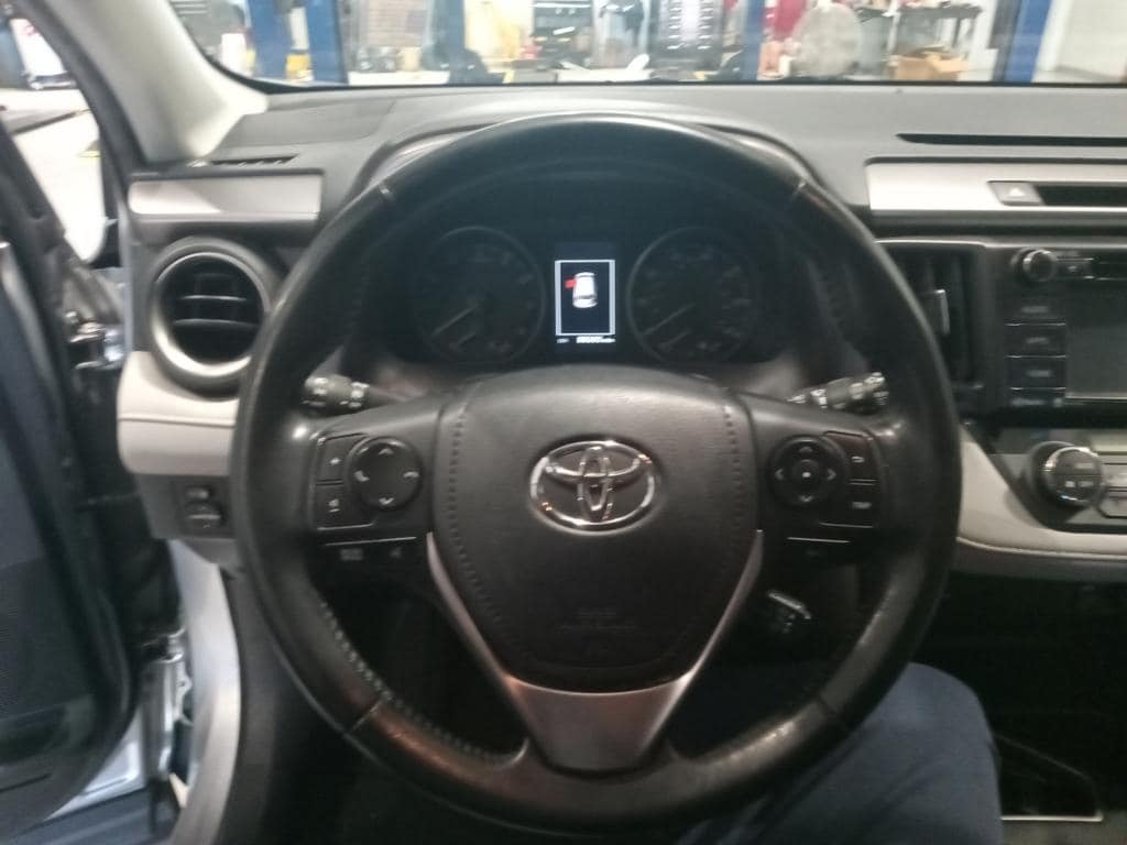 2018 Toyota RAV4 XLE 13