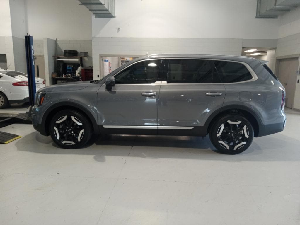 2023 Kia Telluride EX 8