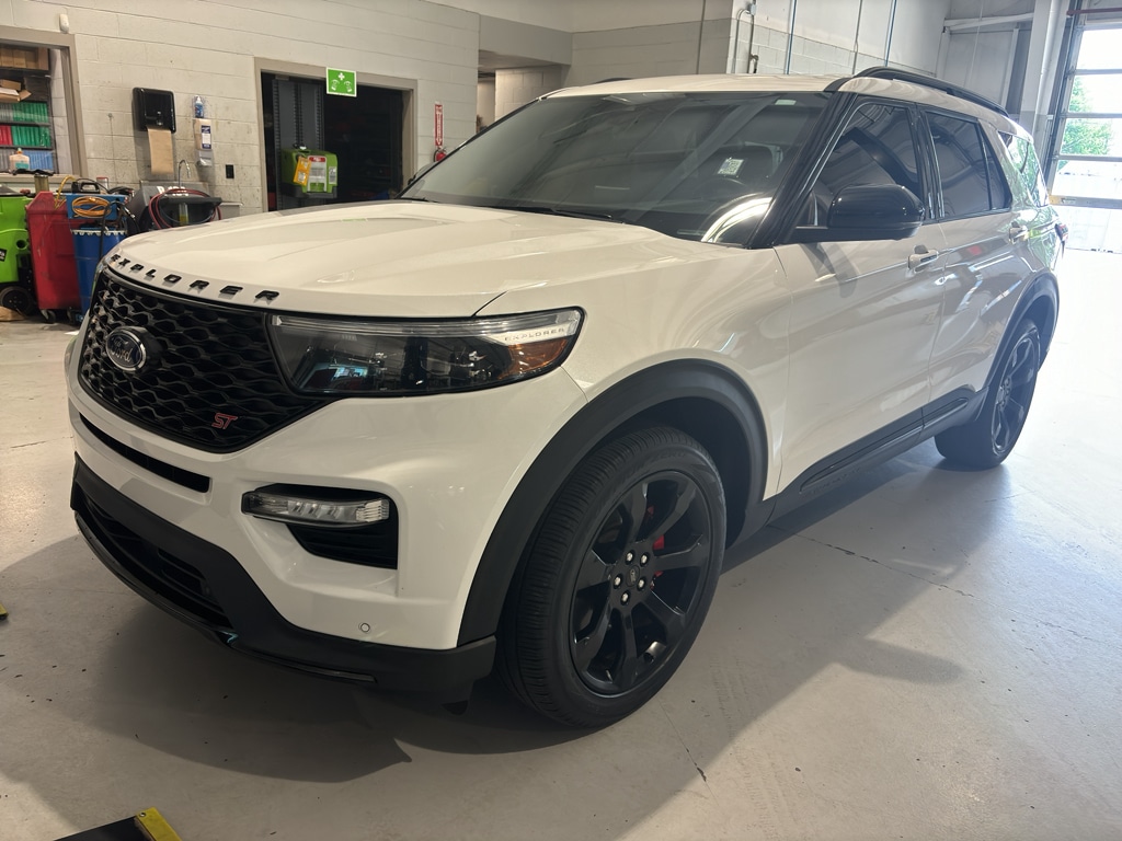 2023 Ford Explorer ST 4WD's photo