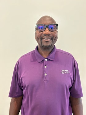 Staff member Elizie Anderson from ID_396df6239d23