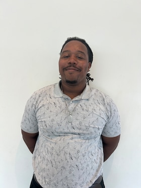 Staff member Darren from ID_4e8e6a674ce7