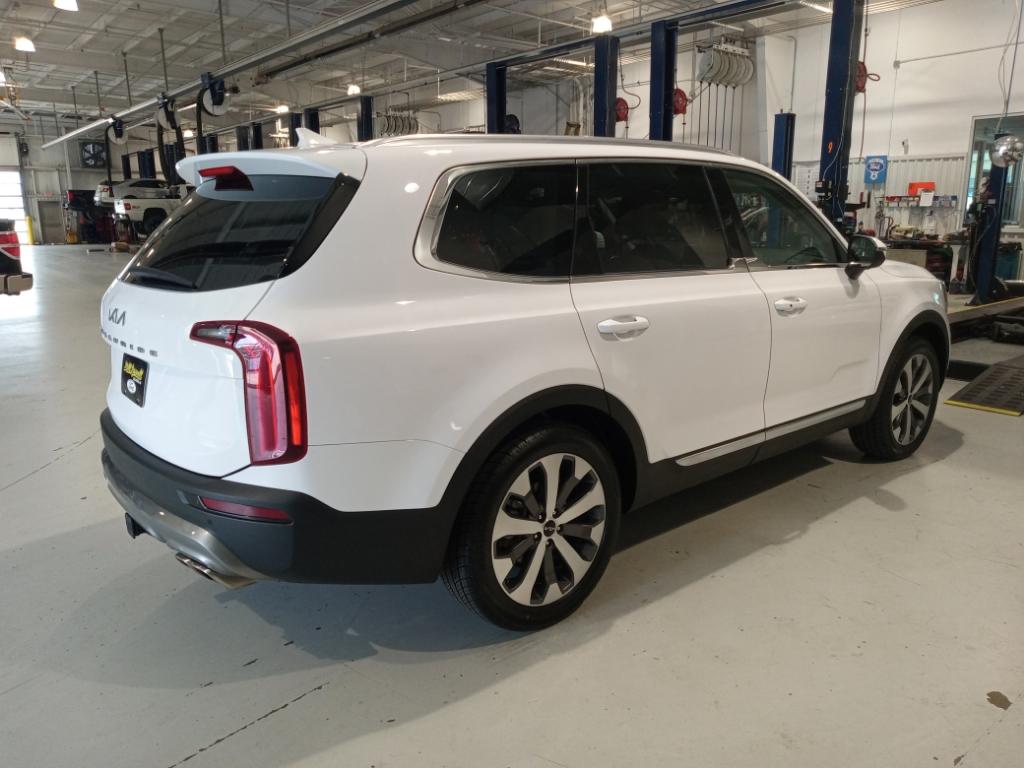 2022 Kia Telluride EX 5