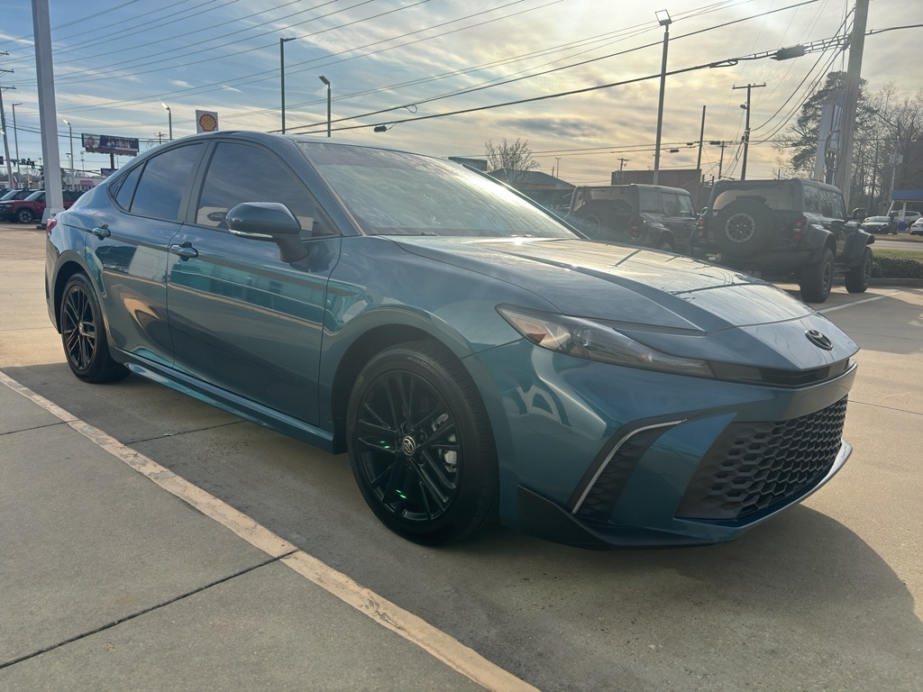 Used 2025 Toyota Camry SE Sedan