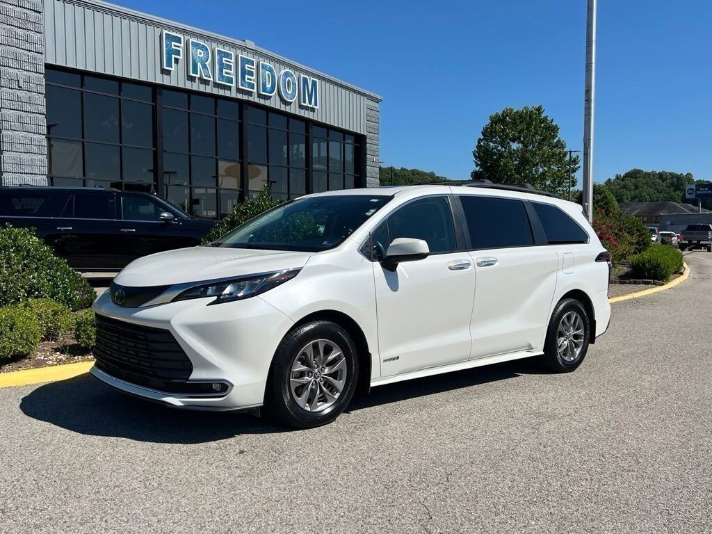 Used 2021 Toyota Sienna XLE 7 Passenger Van