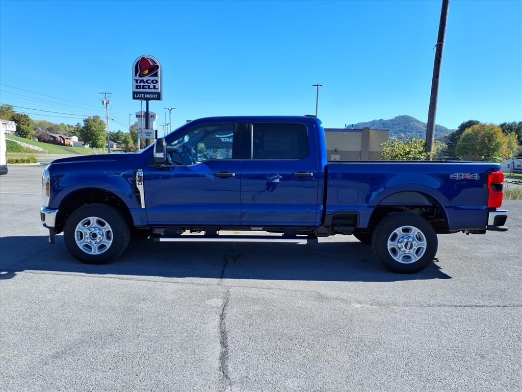 New 2026 Ford F-250 XLT Truck Crew Cab