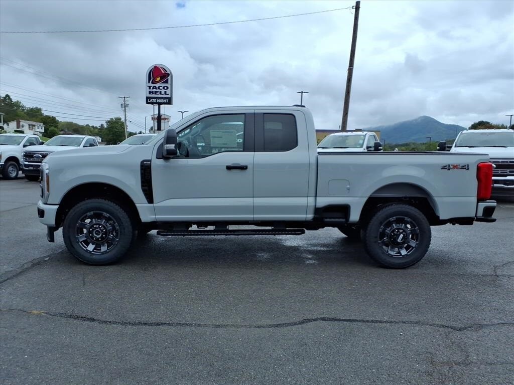 New 2026 Ford F-350 XL Truck Super Cab