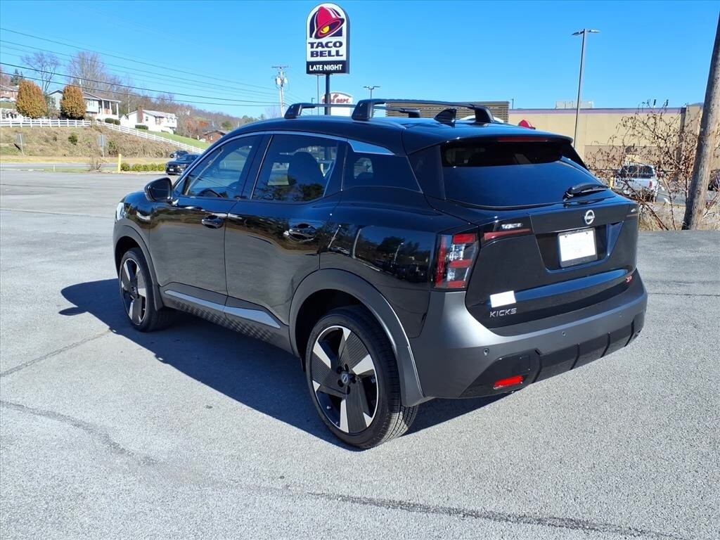 Used 2025 Nissan Kicks SR SUV