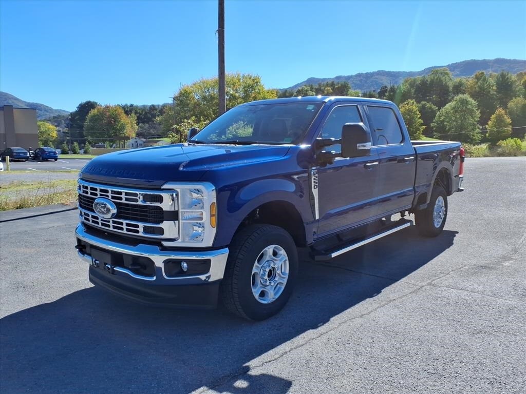 New 2026 Ford F-250 XLT Truck Crew Cab