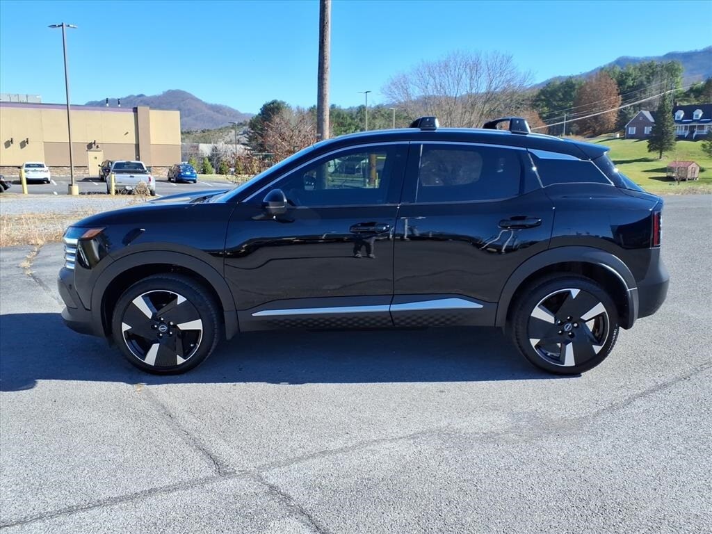 Used 2025 Nissan Kicks SR SUV