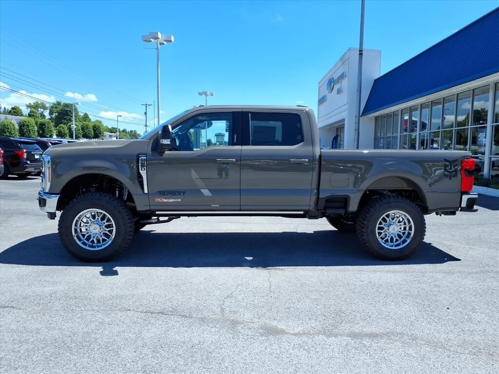 New 2026 Ford F-250 Lariat Truck Crew Cab