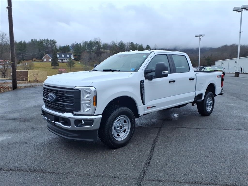New 2026 Ford F-350 XL Truck Crew Cab
