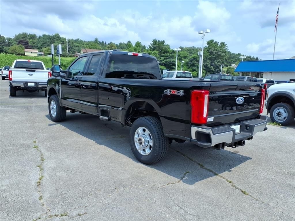 New 2026 Ford F-350 XLT Truck Super Cab