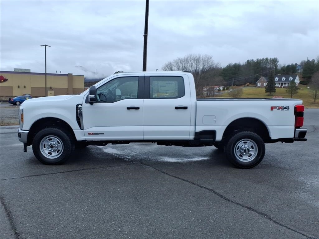 New 2026 Ford F-350 XL Truck Crew Cab