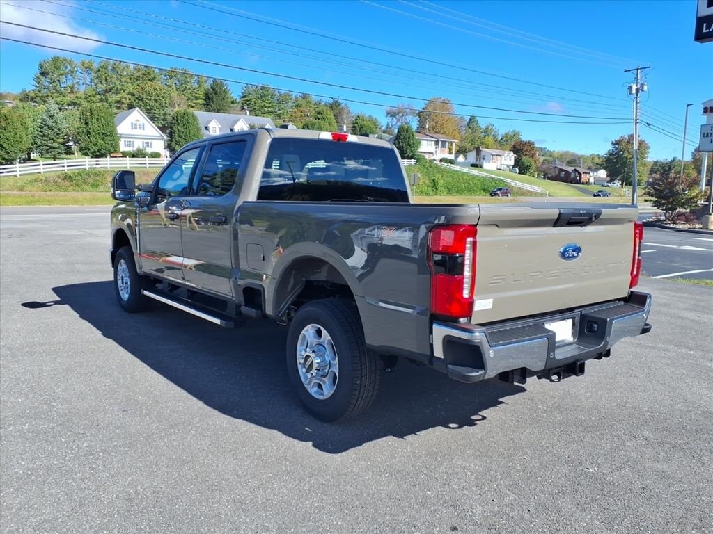 New 2026 Ford F-250 XLT Truck Crew Cab