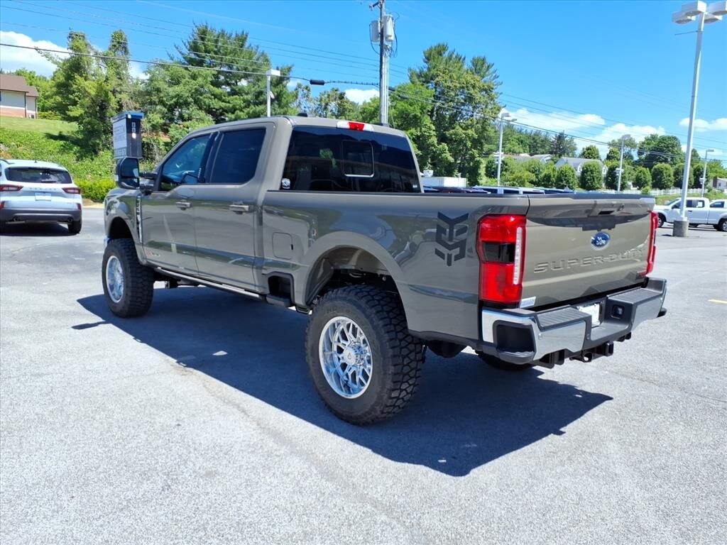 New 2026 Ford F-250 Lariat Truck Crew Cab