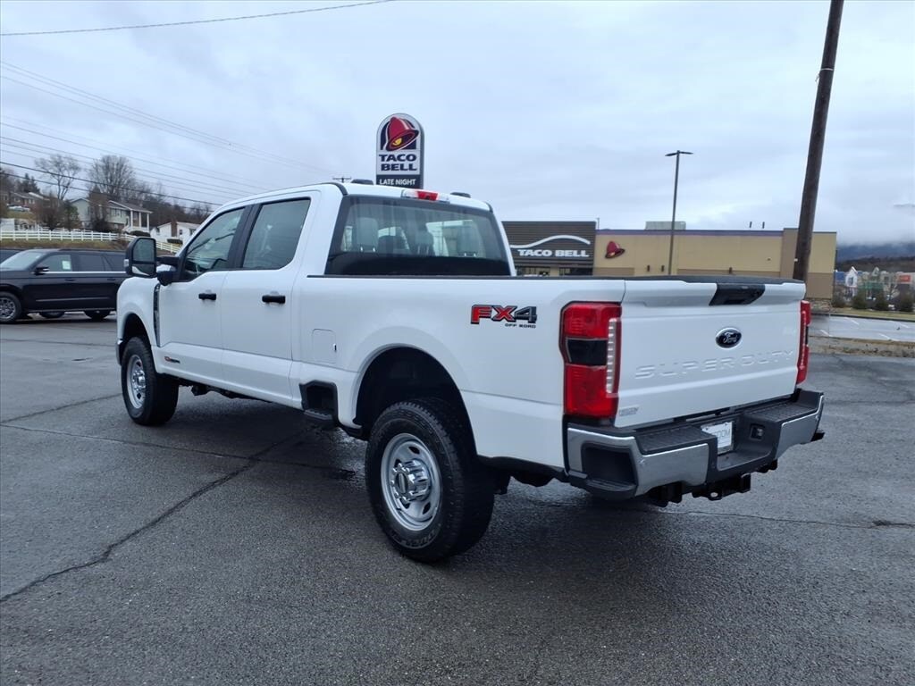 New 2026 Ford F-350 XL Truck Crew Cab