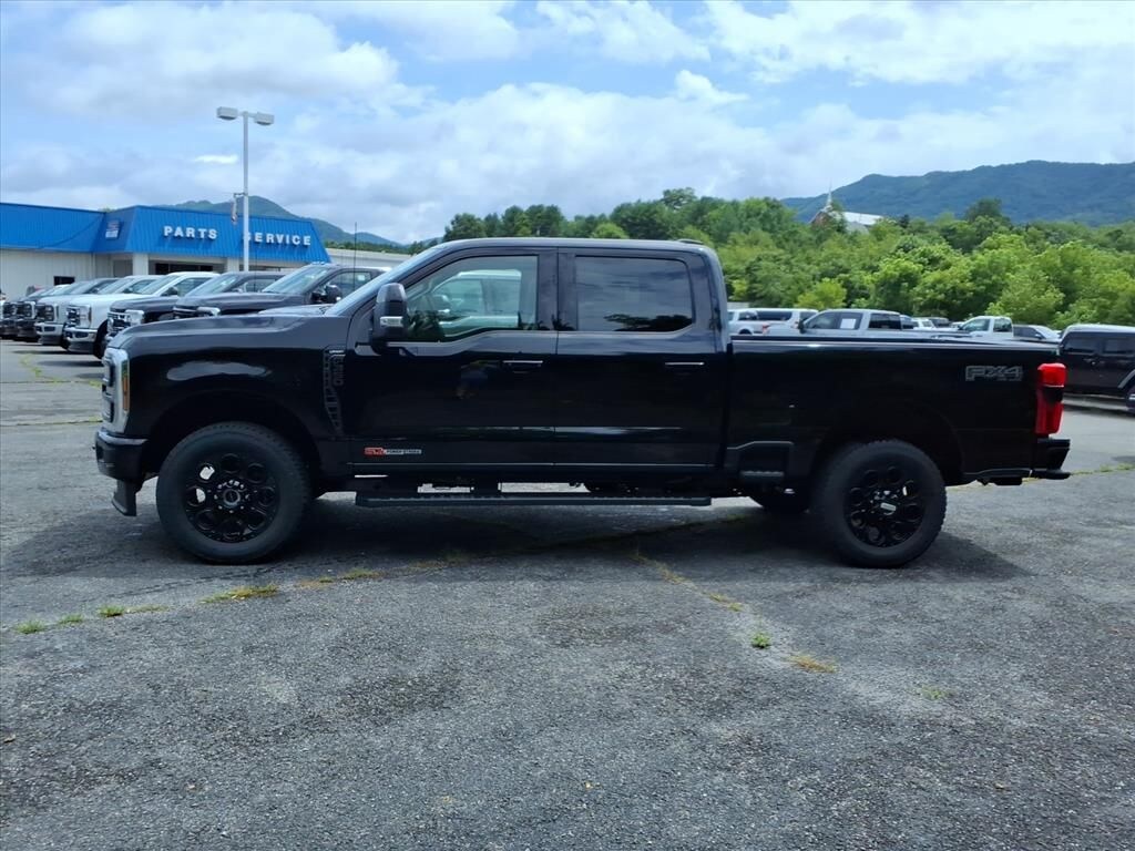 New 2026 Ford F-350 Lariat Truck Crew Cab
