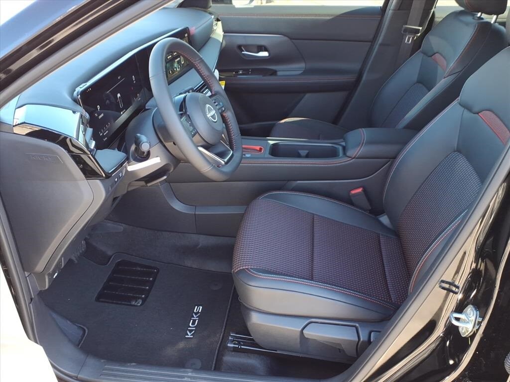 Used 2025 Nissan Kicks SR SUV