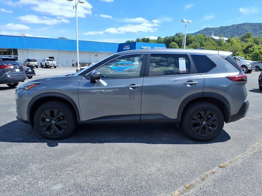 Used 2023 Nissan Rogue SV SUV