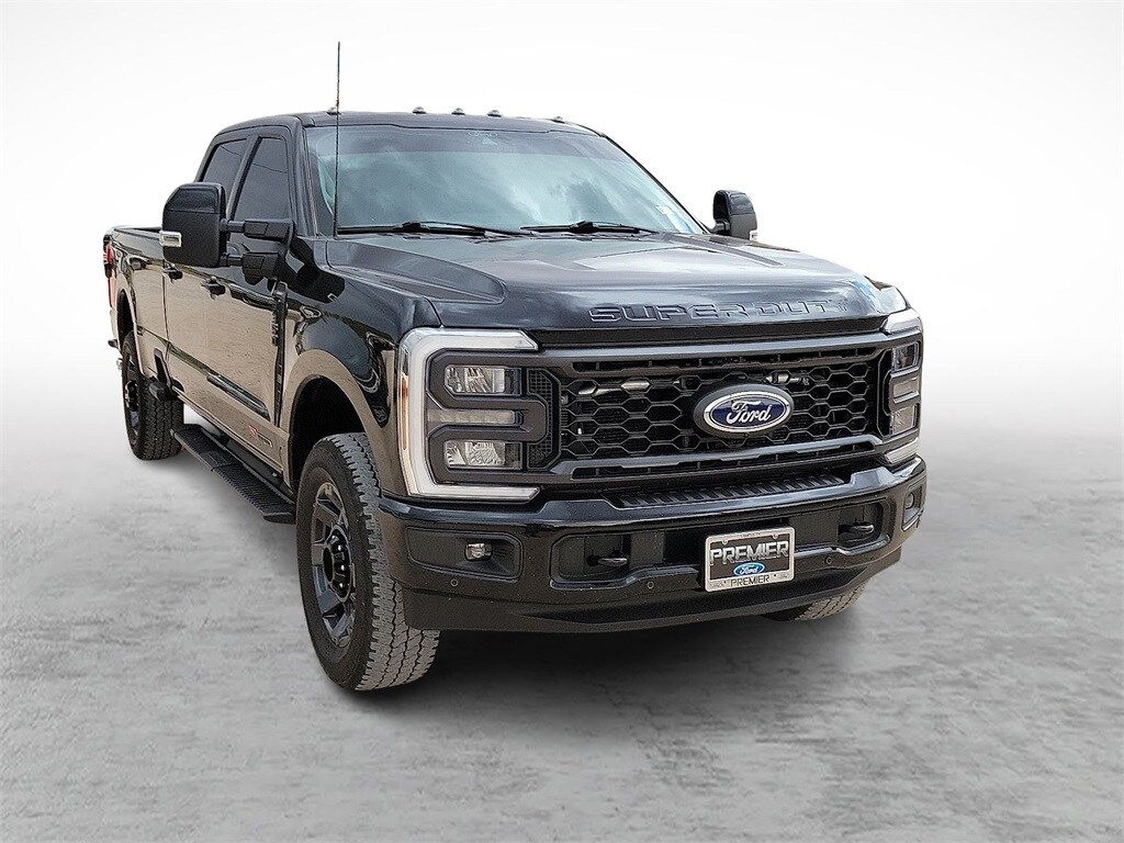 2024 Ford F-350 Lariat photo 2