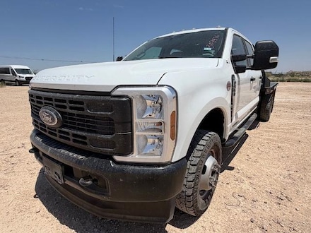 2025 Ford F-350 Chassis XL Truck Crew Cab