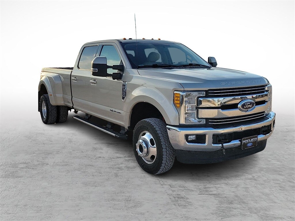 2017 Ford F-350 Lariat photo 2