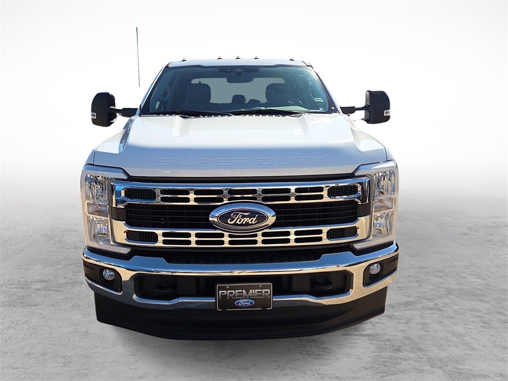 2024 Ford F-350 XLT photo 3