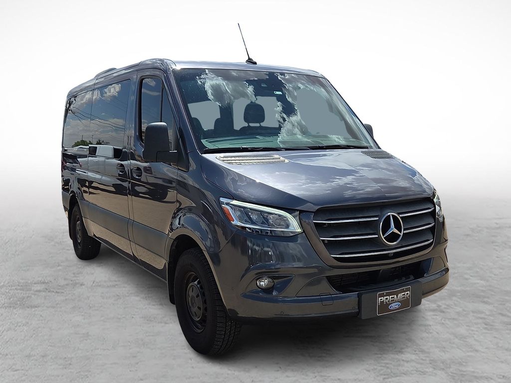 2021 Mercedes-Benz Sprinter 2500 Gas 144 WB High Roof's photo