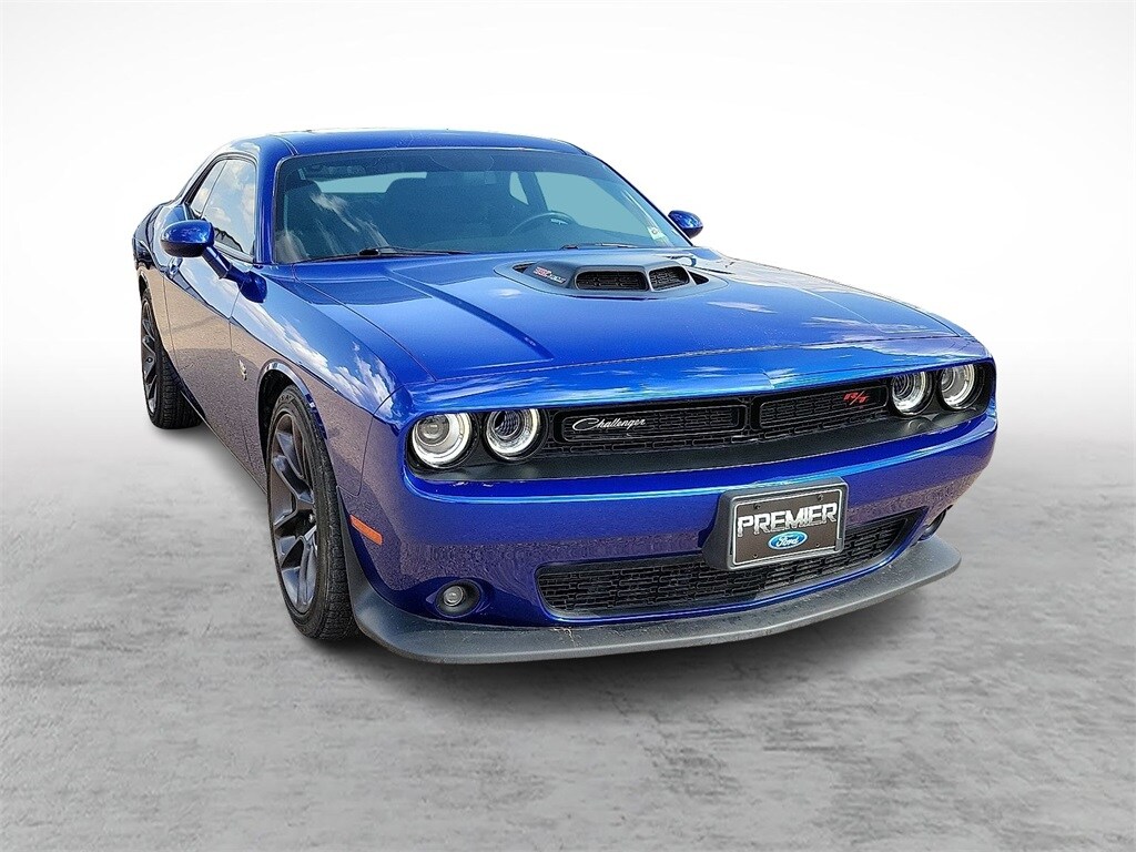 2022 Dodge Challenger R/T Scat Pack photo 2