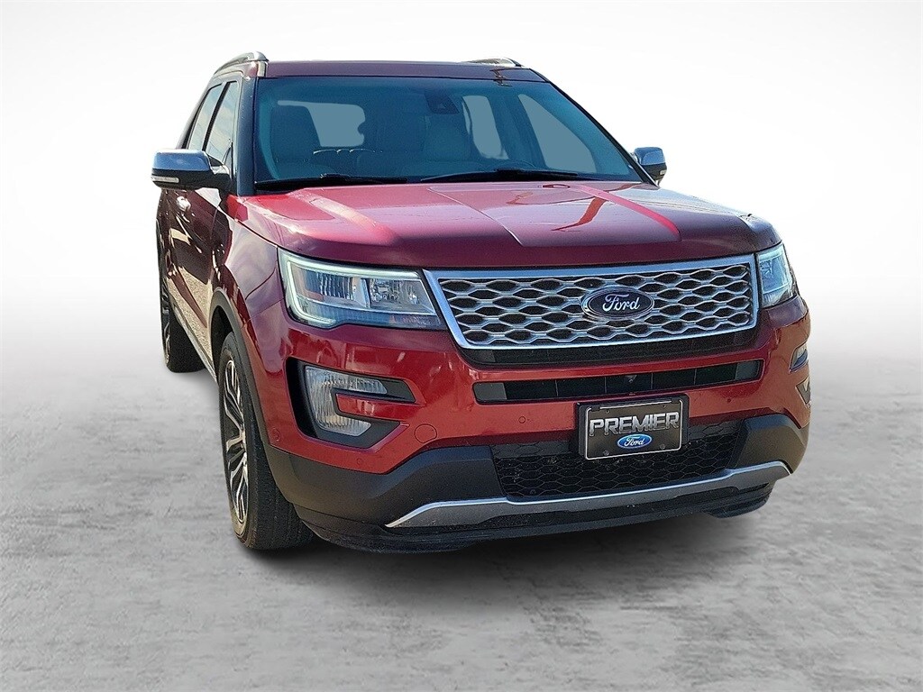 2016 Ford Explorer Platinum photo 2