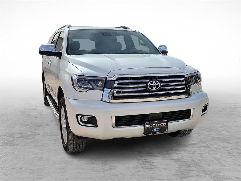 2021 Toyota Sequoia Platinum photo 2