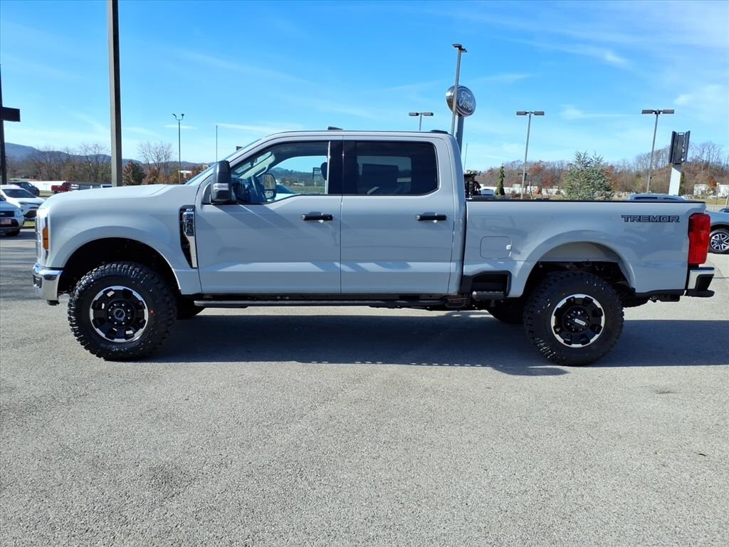 New 2026 Ford F-350 Truck Crew Cab