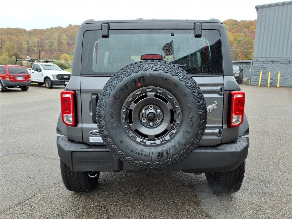 New 2025 Ford Bronco Base SUV