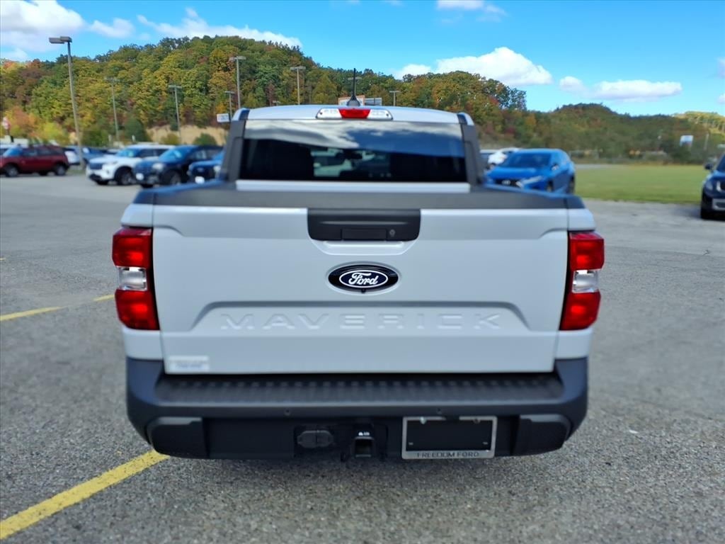 New 2025 Ford Maverick XL Truck SuperCrew