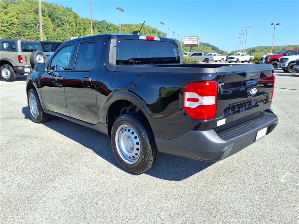 New 2025 Ford Maverick XL Truck SuperCrew