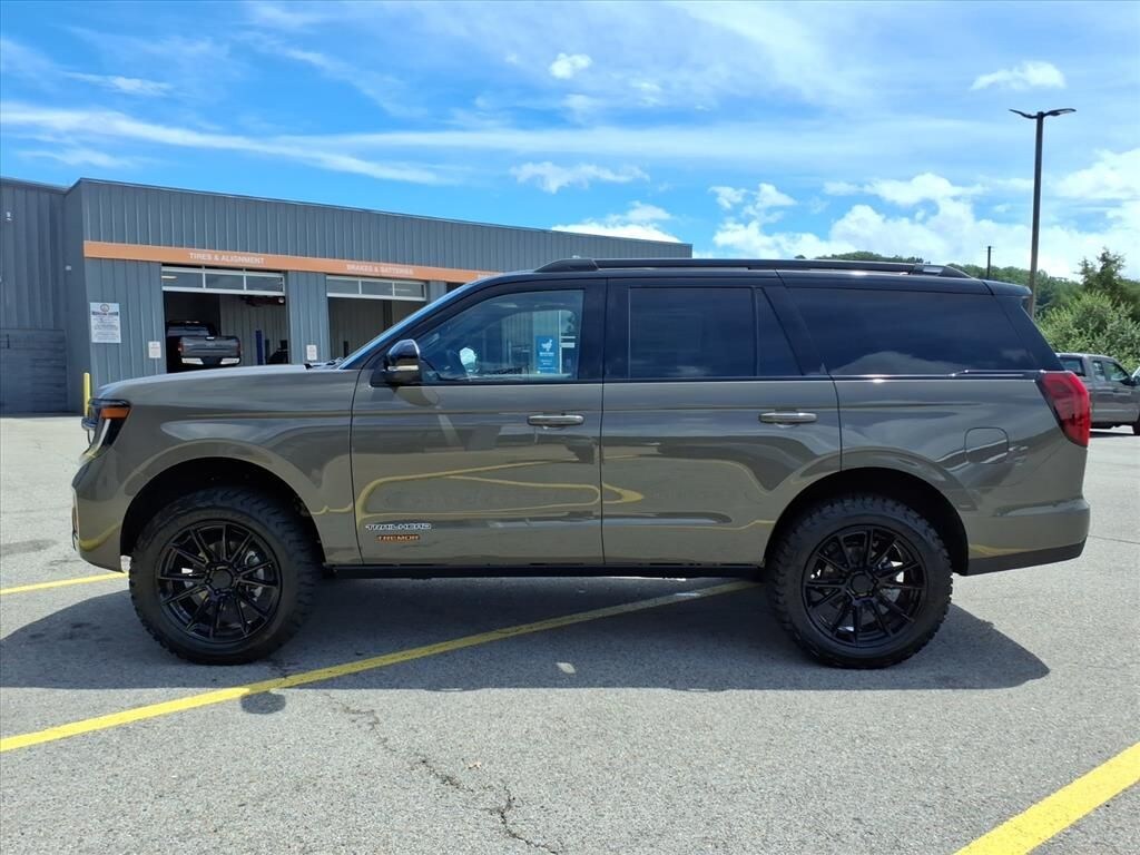 New 2027 Ford Expedition Tremor SUV