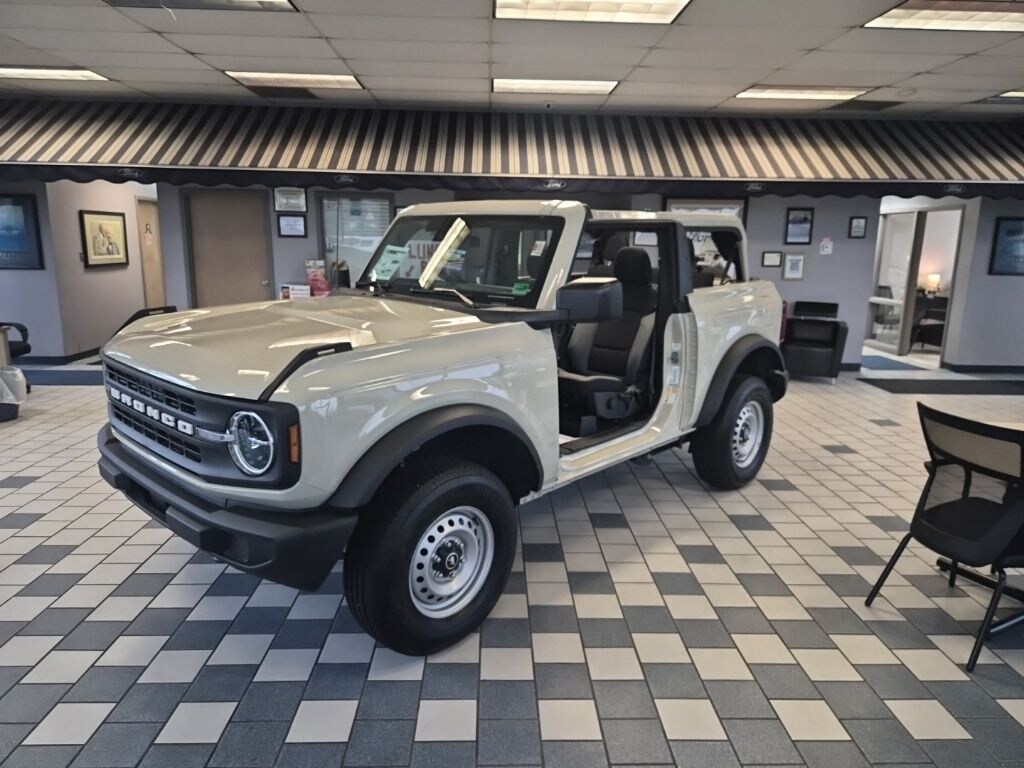 New 2025 Ford Bronco Base SUV