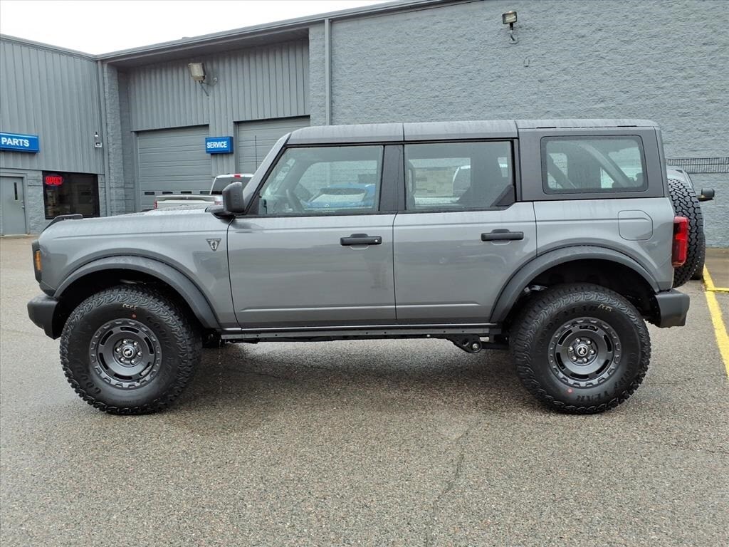 New 2025 Ford Bronco Base SUV