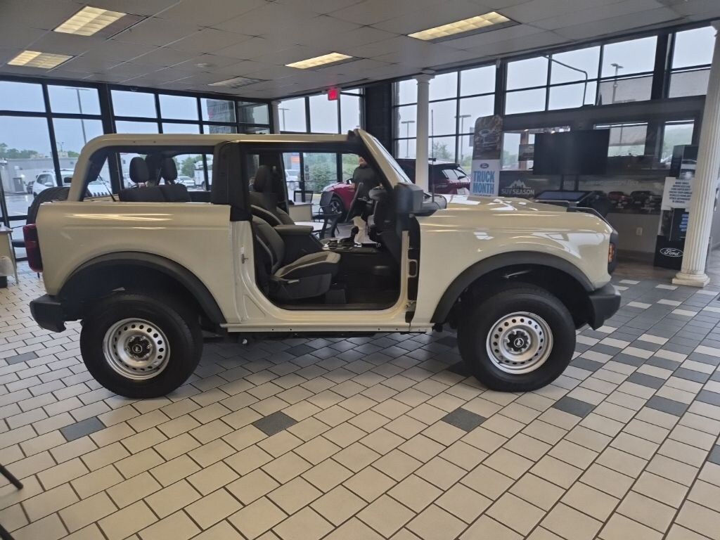 New 2025 Ford Bronco Base SUV