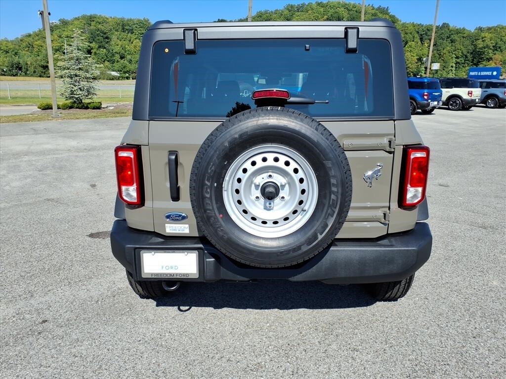 New 2025 Ford Bronco Base SUV