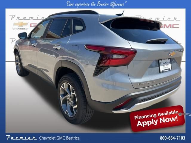 2025 Chevrolet Trax LT photo 3