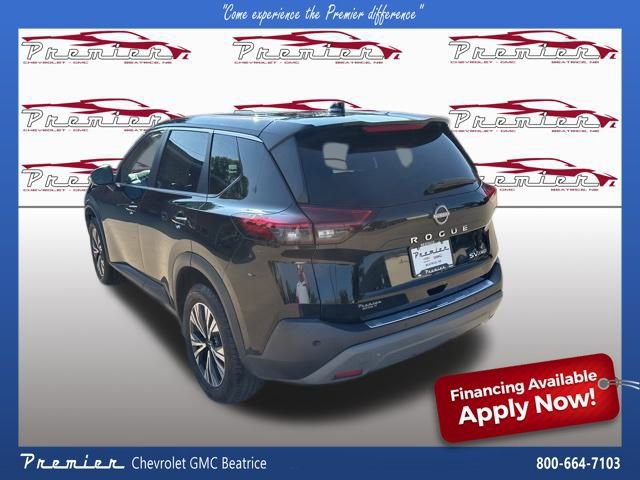 2022 Nissan Rogue SV photo 2