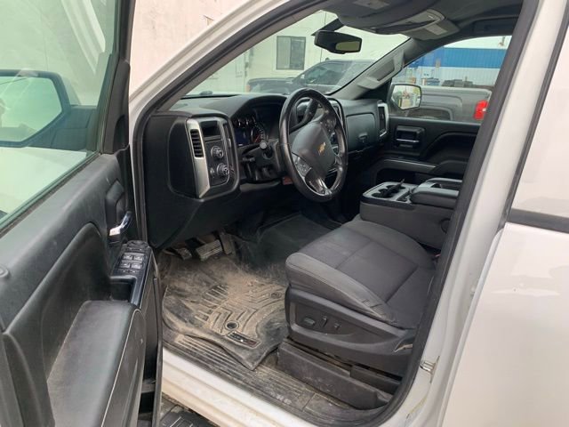 2017 Chevrolet Silverado 1500 LT photo 2