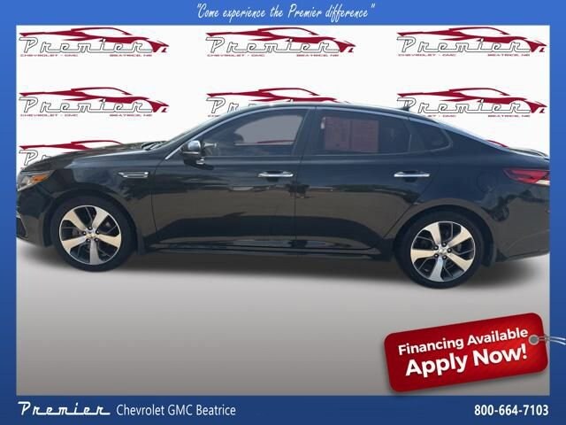 2019 Kia Optima S photo 2