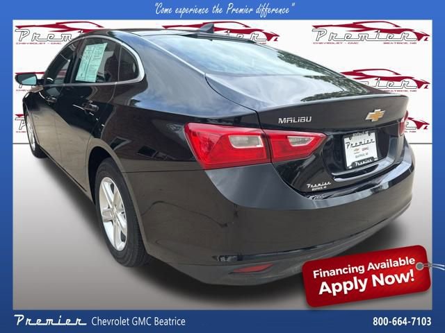2022 Chevrolet Malibu LS photo 3