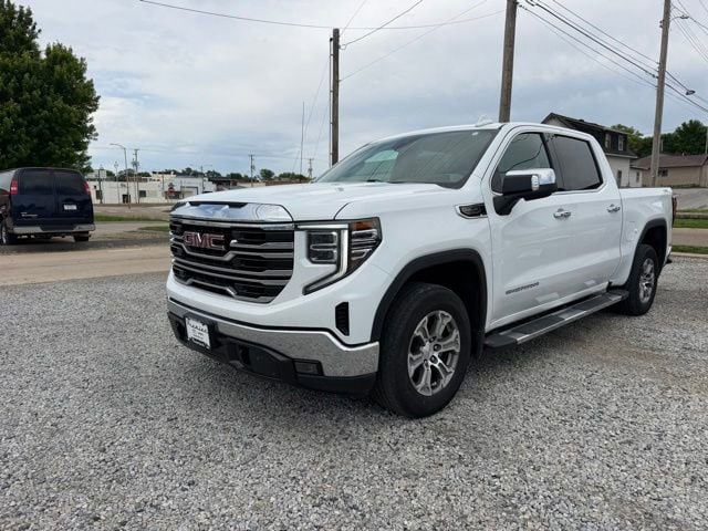 2023 GMC Sierra 4WD Crew Cab Short Box SLT's photo